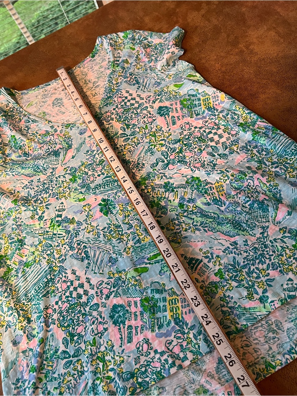 Lilly Pulitzer loves South Carolina V-Neck Short Sleeve Tee. Large - Picture 9 of 9